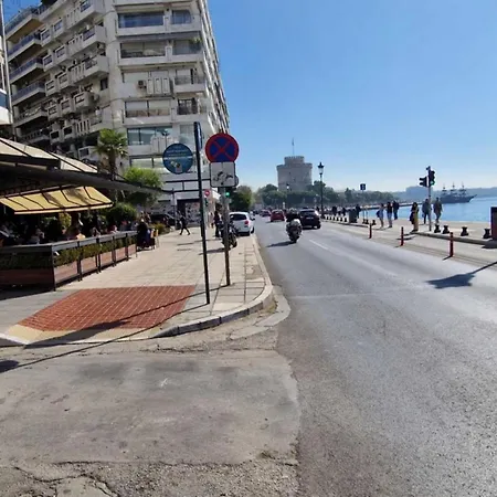Master1 Seaside Lux Apartment Thessaloniki